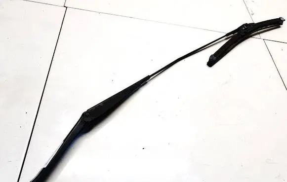 Ford Focus Front wiper blade arm 4m5117526cd