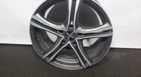 Volkswagen Touran III R17 alloy rim 