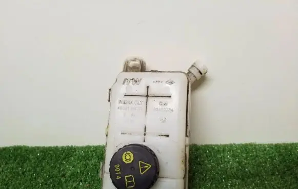 Opel Vivaro Brake fluid reservoir 480913647R 93459234 4336