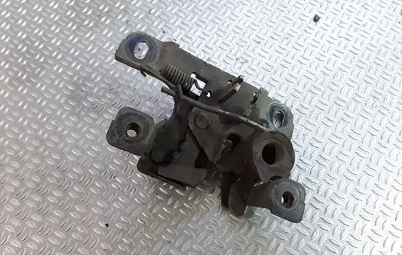 Audi A4 S4 B5 8D Engine bonnet/hood lock/catch 8D0823509