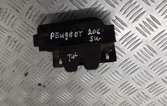 Peugeot 206 Tailgate exterior lock 9653208080