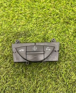 Mercedes-Benz CLS AMG C219 Parking (PDC) sensor switch 2118217058