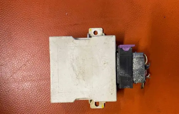 Toyota Avensis T250 Window wiper relay 150696 230306S PA66GF15