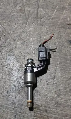 Volkswagen Golf V Fuel injector 03C906036E