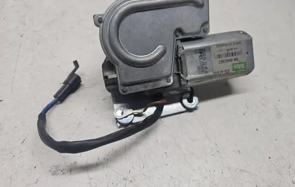 Opel Omega B2 Rear window wiper motor 90457807
