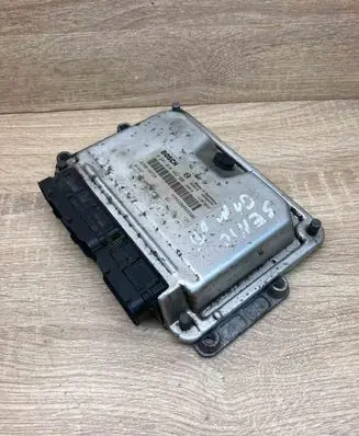 Renault Megane II Engine control unit/module ECU 8200049306 0281010442