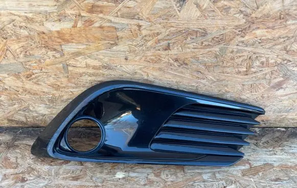 Toyota Auris E180 Front fog light trim/grill 8148102580 8148102600 5203002210