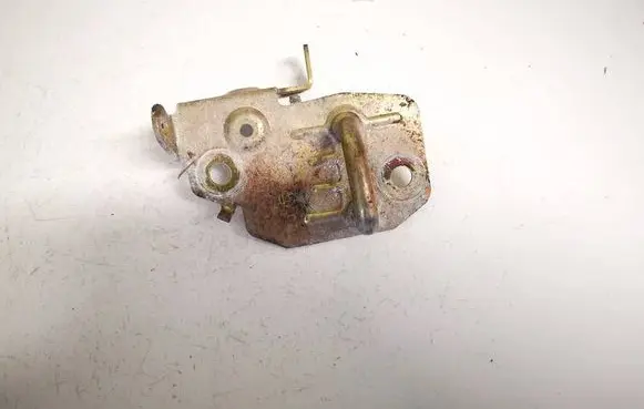 Skoda Octavia Mk1 (1U) Rear door lock loop/hook striker 6u0827511