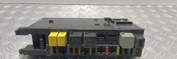 Mercedes-Benz E W211 Fuse module 2115453401 5DK00804721 000406515