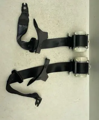 Volkswagen PASSAT B6 Rear seatbelt 3C5857805G YD40310808R 34052241