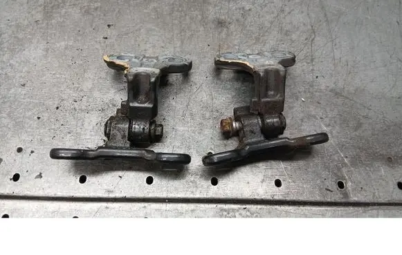 Volvo V50 Front door upper hinge 30766311