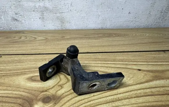 Audi Q7 4L Rear door upper hinge 