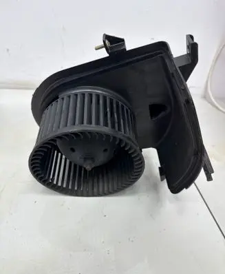 Volkswagen Golf III Heater fan/blower 833658D 1H1820021
