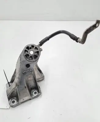 Audi Q7 4L Engine mounting bracket 7L6199308B