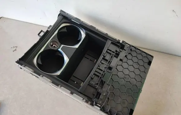 Cup holder front