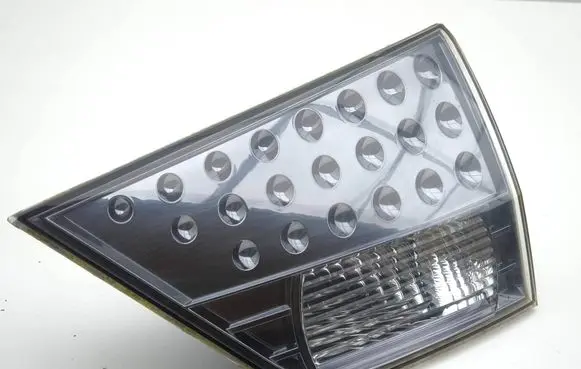 Mitsubishi Outlander Tailgate rear/tail lights