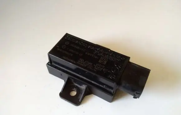 Mercedes-Benz S W221 Tire pressure sensor A0018275101 5WY7361 56053034AC
