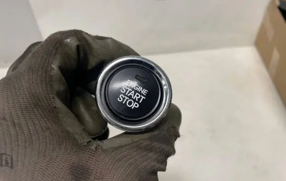 Hyundai i20 (PB PBT) Engine start stop button switch 954301J500