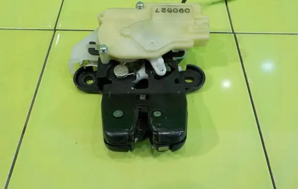 Honda Insight Tailgate exterior lock 