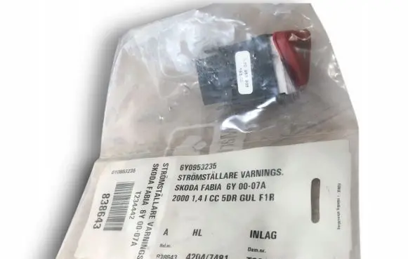 Skoda Fabia Mk1 (6Y) Hazard light switch 6Y0953235