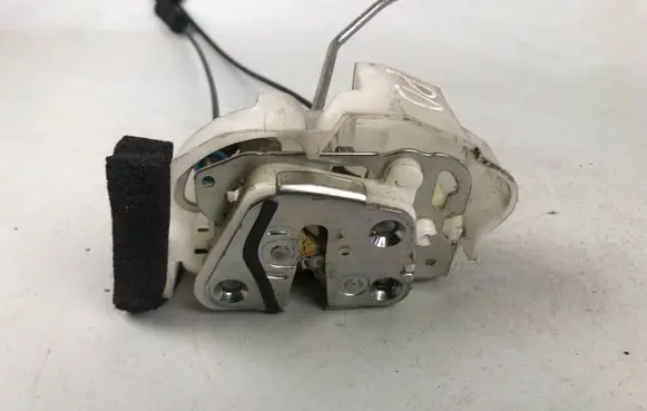 Subaru Outback Front door lock