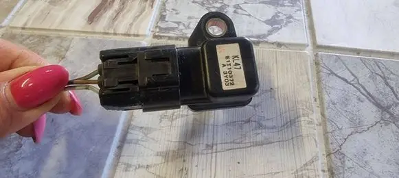 Mazda 3 I Air pressure sensor E1T10372 KL47 A3Y03