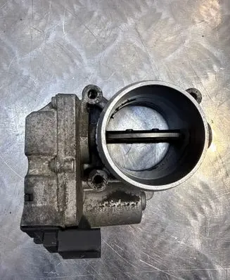 Volkswagen Touareg I Throttle valve 4E0145950H 1409091438 A2C53364207