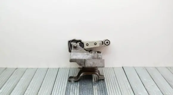 Land Rover Range Rover Evoque L538 Engine mount bracket BJ326P082AA BJ326F012BA