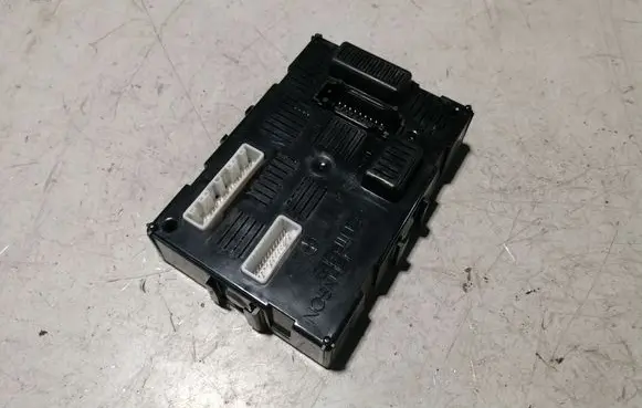 Renault Modus BSM Control unit 8200528487