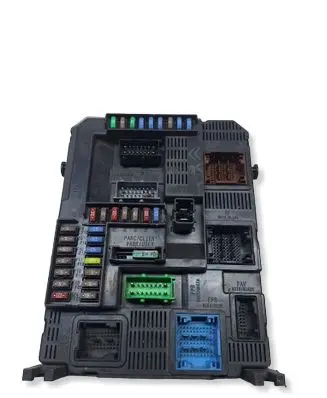 Peugeot 308 Fuse module 9807054180 20150206