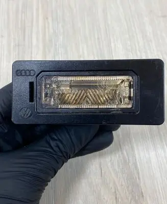 Audi A4 S4 B8 8K Number plate light 8T0943021