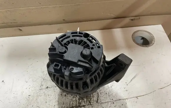 Volvo S60 Generator/alternator 8676498 0124525029