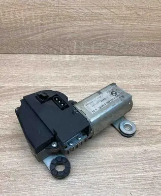 BMW 5 E39 Rear window wiper motor 8361640 167026