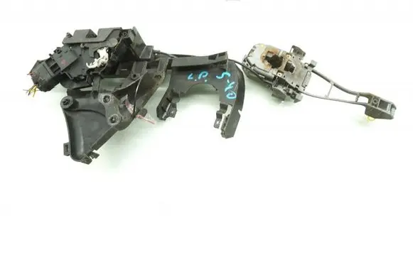 Volvo S40 Front door lock 30699109