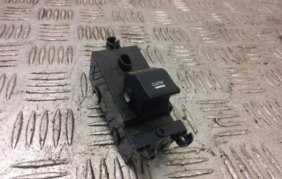 Hyundai i40 Electric window control switch 93575-3Z200