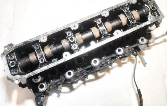 Citroen Xantia Engine head 9634963010