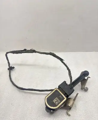 Headlight/headlamp level sensor