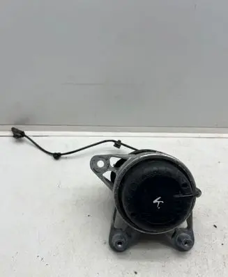Engine mount bracket
