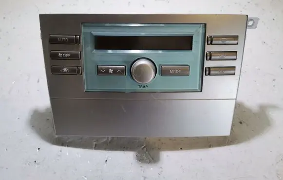 Toyota Corolla Verso AR10 Climate control unit 559000F030