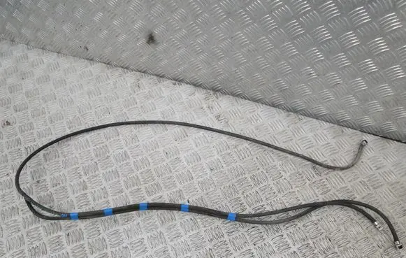 Volkswagen PASSAT B8 Rear window washer fluid hose 