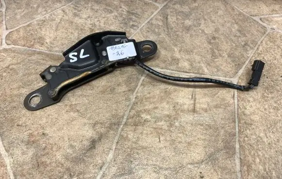 Mercedes-Benz SL R230 Convertible roof lock/latch 2307901077