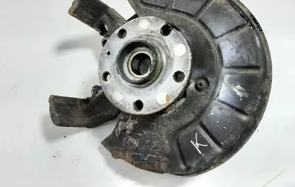 Volkswagen Golf V Front wheel hub 
