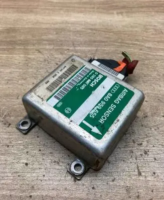 Audi A6 S6 C4 4A Airbag control unit/module 8A0959655 0285001085 Withplug