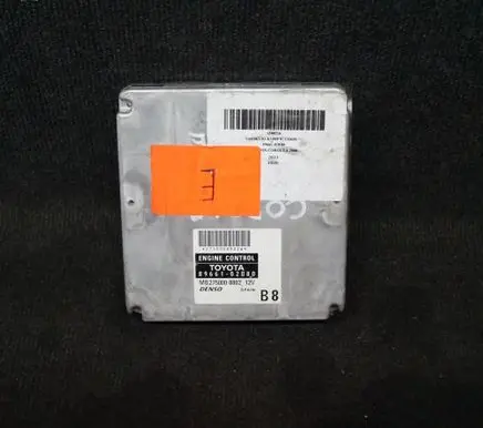 Toyota Corolla E120 E130 Engine control unit/module 