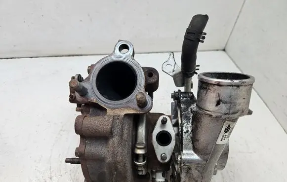 Toyota Avensis T250 Turbo 172010R020