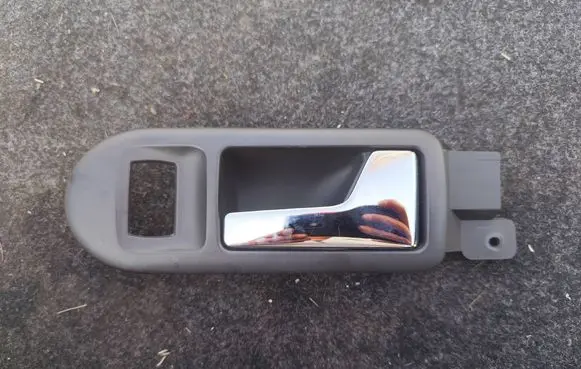 Volkswagen PASSAT B5.5 Front door interior handle 3B1837114