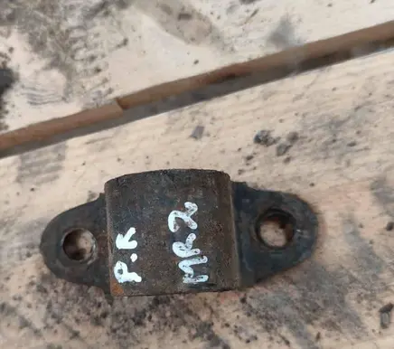 Toyota MR2 (W30) III Sway bar bush bracket, front 