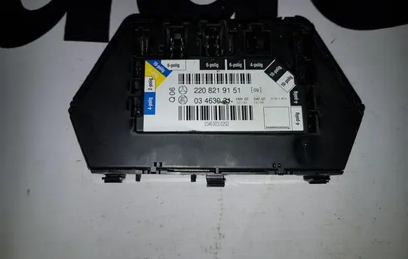 Mercedes-Benz S W220 Seat control module A2208219151 2208219151