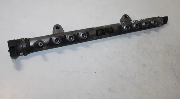 Volvo V70 Fuel main line pipe 30777759