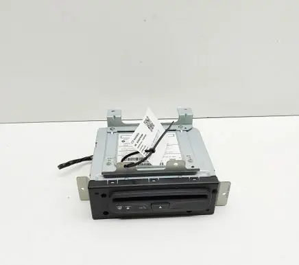 Jeep Grand Cherokee (WK) CD/DVD changer 05091245AE 5091245AE